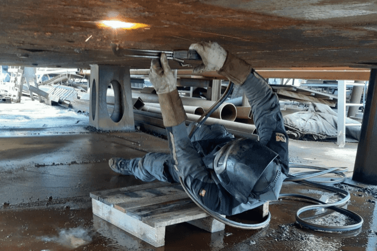 Weldtec GmbH - Schlosserarbeiten am Schiff